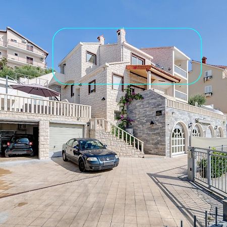 Apartments With Pool Vrdoljak Оміш Екстер'єр фото