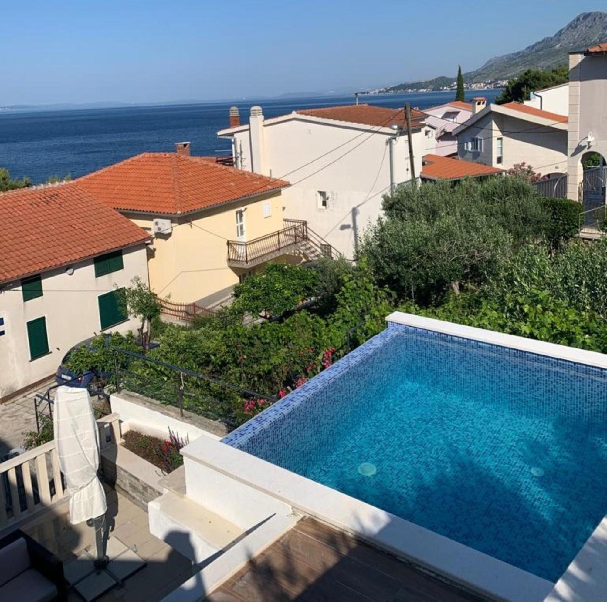 Apartments With Pool Vrdoljak Оміш Номер фото