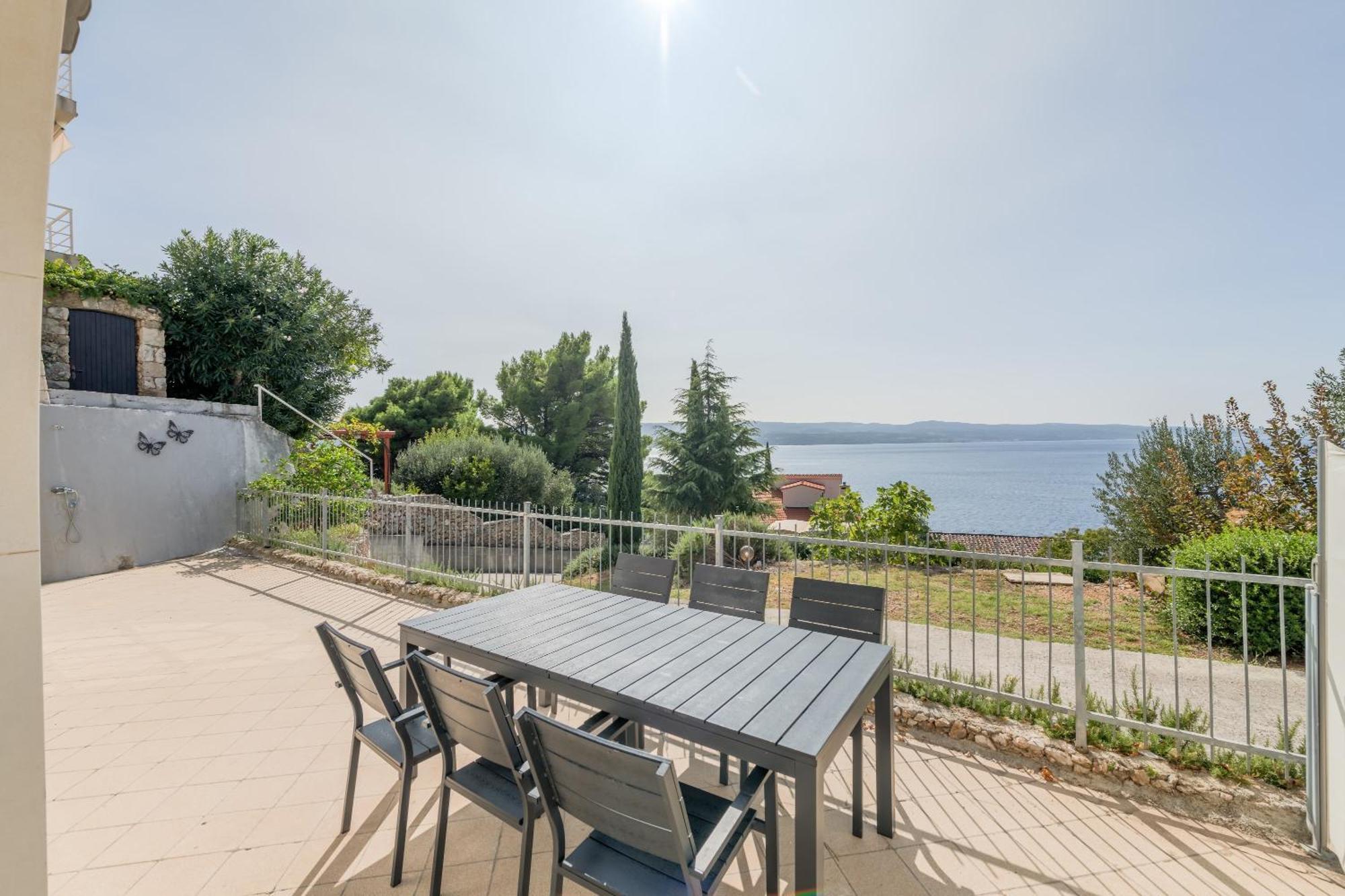 Apartments With Pool Vrdoljak Оміш Номер фото