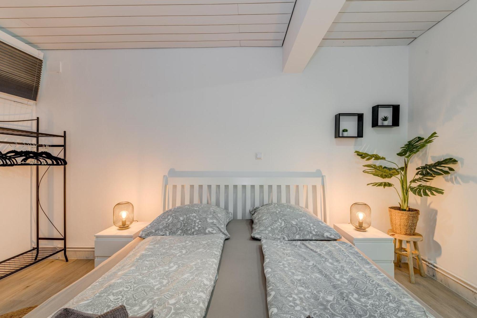 Apartments With Pool Vrdoljak Оміш Номер фото