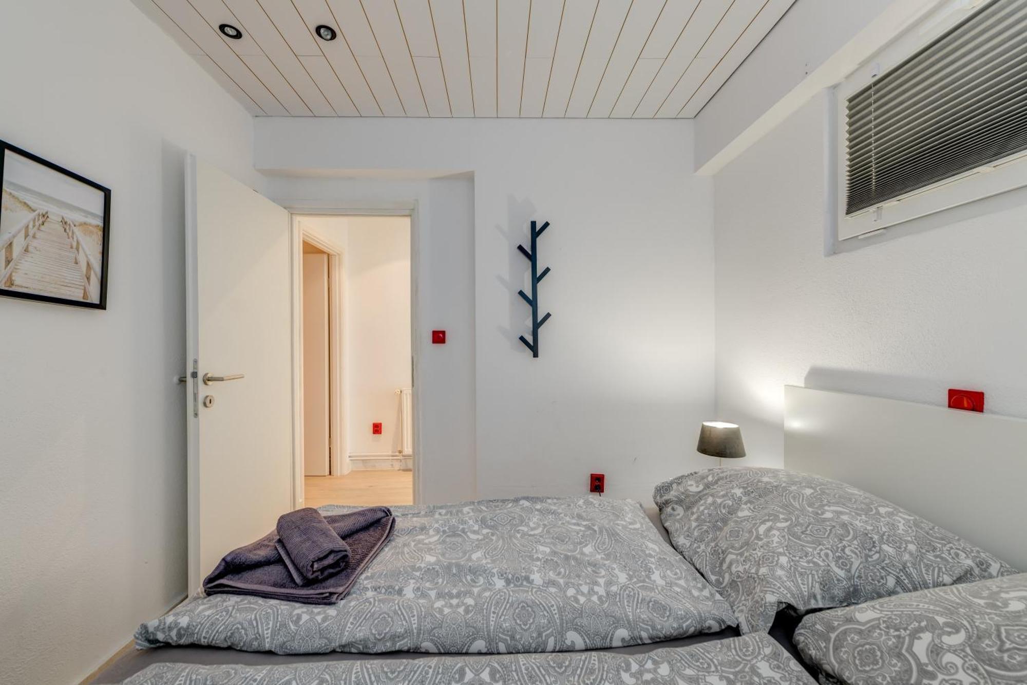 Apartments With Pool Vrdoljak Оміш Екстер'єр фото