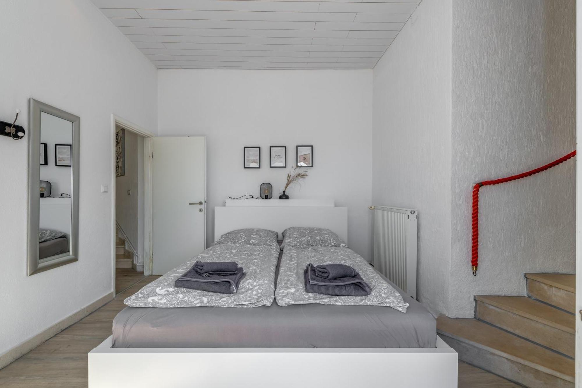 Apartments With Pool Vrdoljak Оміш Номер фото
