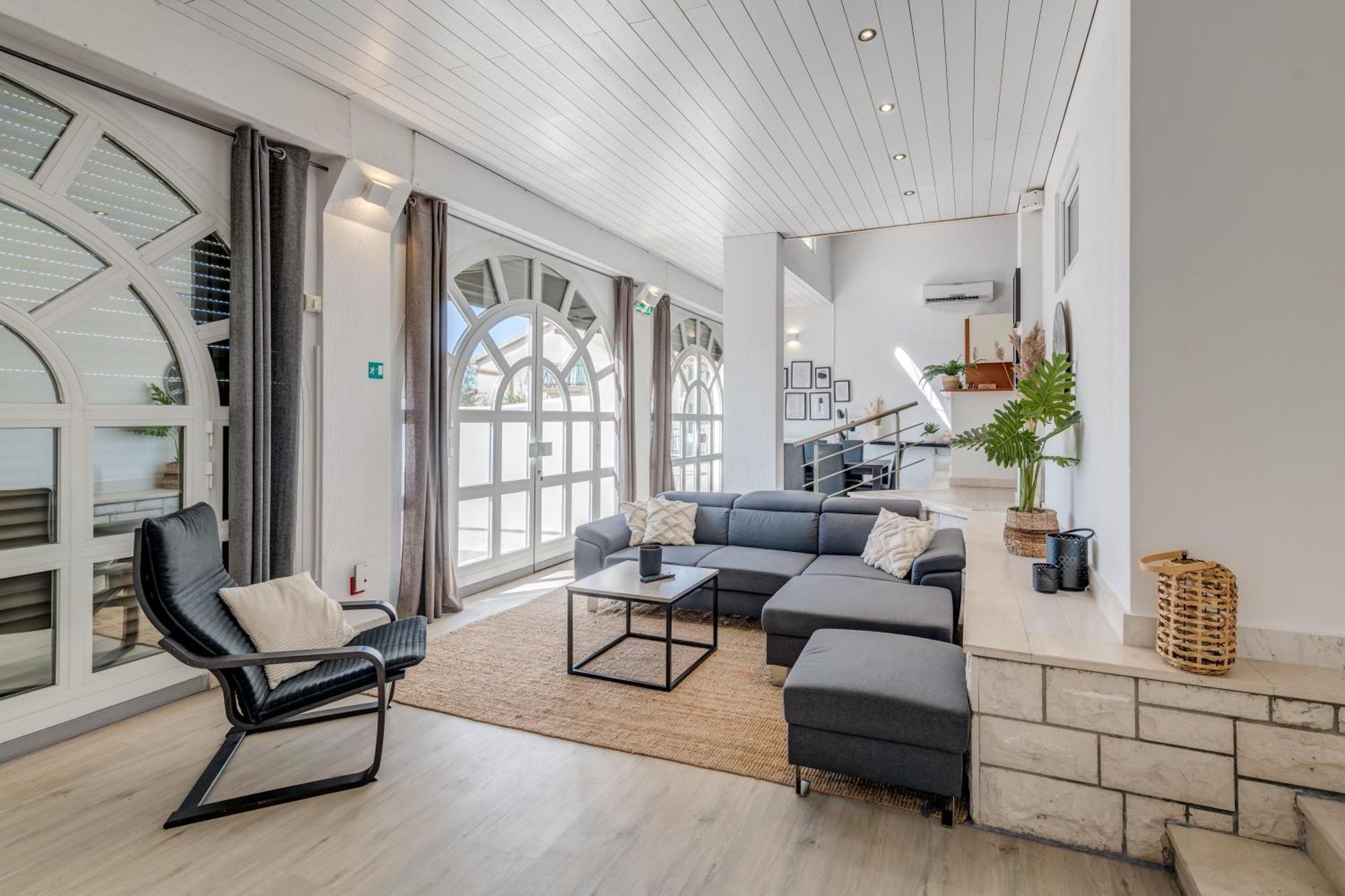 Apartments With Pool Vrdoljak Оміш Номер фото