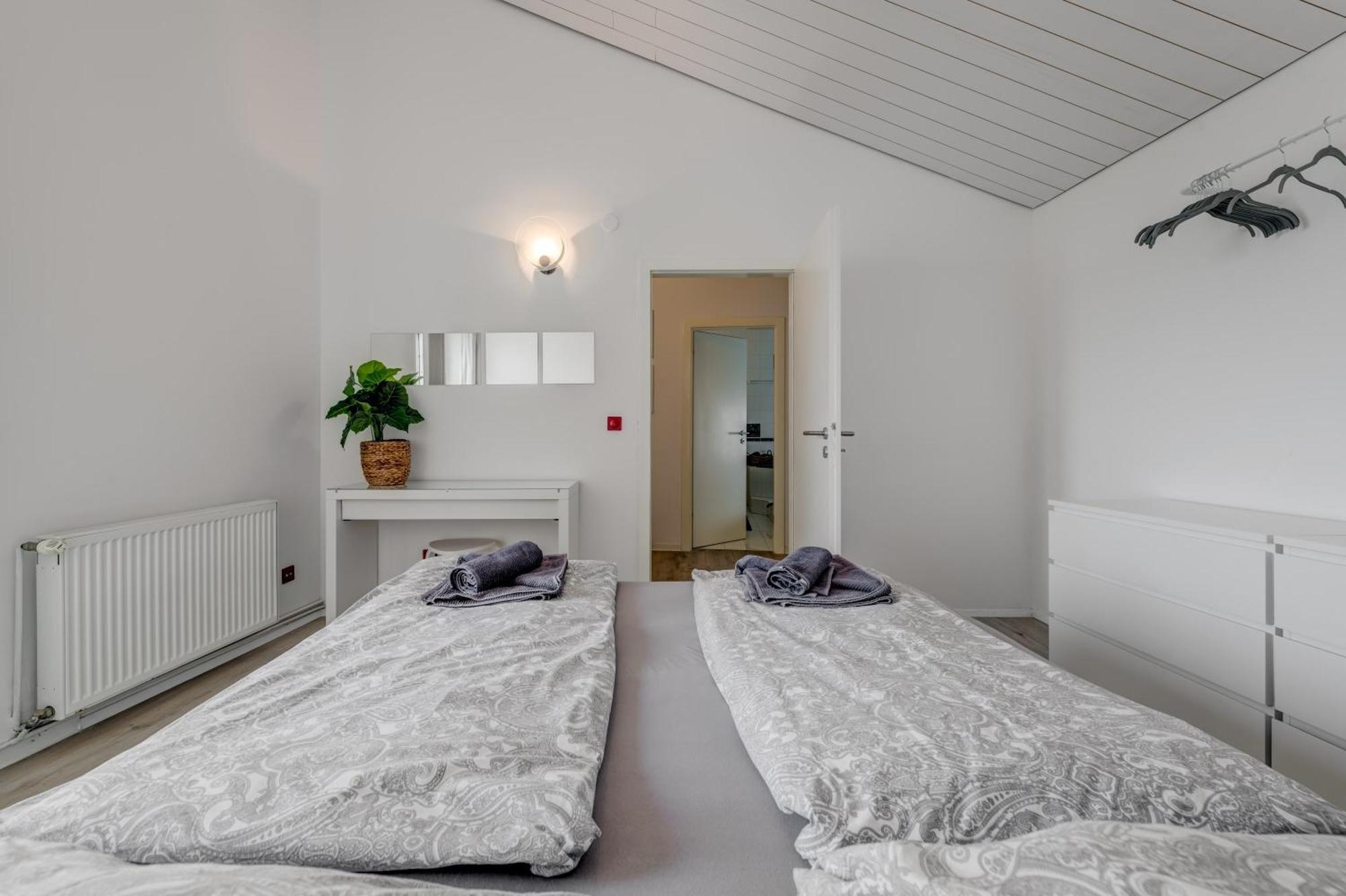 Apartments With Pool Vrdoljak Оміш Номер фото