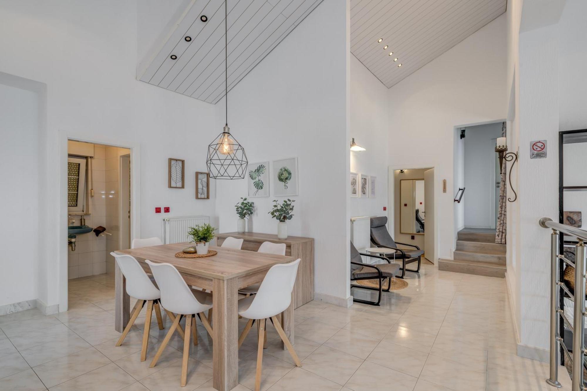Apartments With Pool Vrdoljak Оміш Номер фото