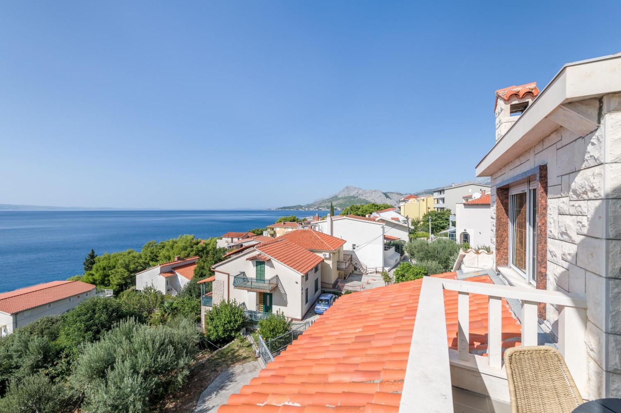 Apartments With Pool Vrdoljak Оміш Номер фото